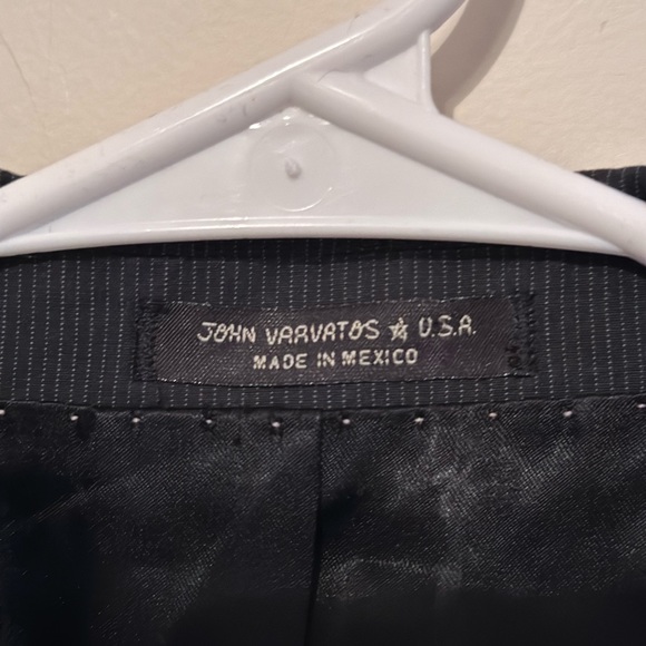 John Varvatos Star USA Pin Stripe 2 Button Blaze Men’s Size 46 Long - Picture 2 of 9